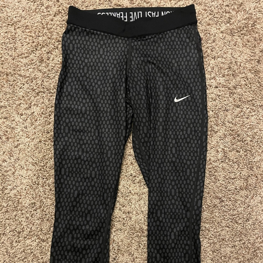 NWOT Nike Capri Leggings XS